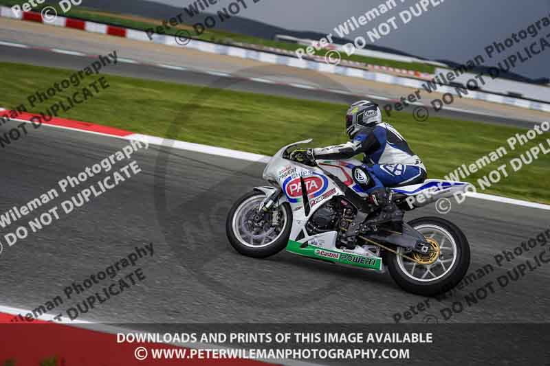 cadwell no limits trackday;cadwell park;cadwell park photographs;cadwell trackday photographs;enduro digital images;event digital images;eventdigitalimages;navarra;no limits trackdays;peter wileman photography;racing digital images;trackday digital images;trackday photos